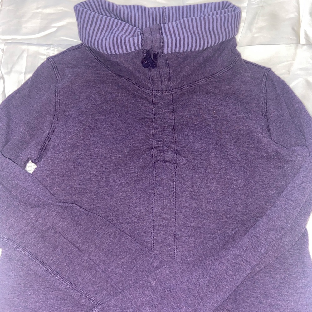 Lululemon tunnel next sweatshirt